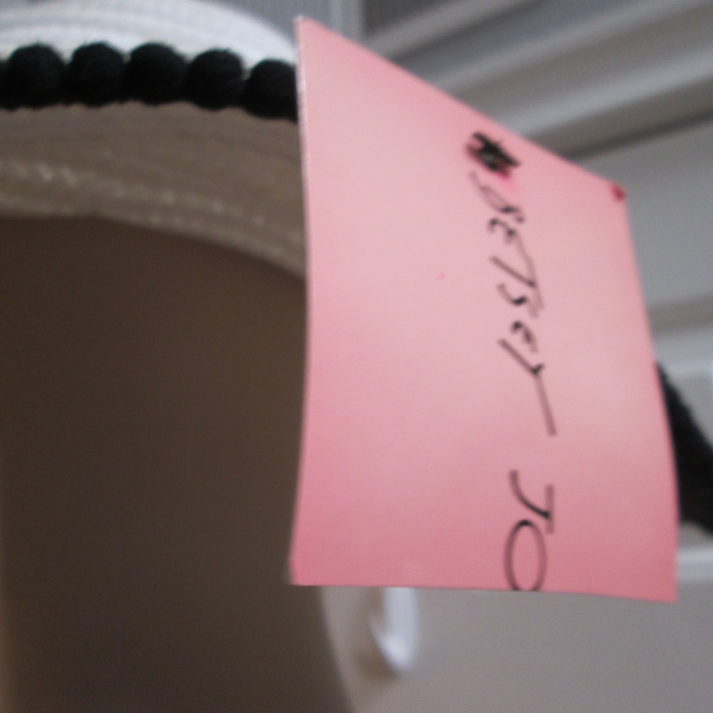 new BETSY JOHNSON white straw hat w/ ribbon - Picture 6 of 13